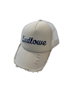 Distressed Ludlowe hat in white