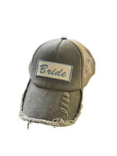 Distressed Bride hat in grey